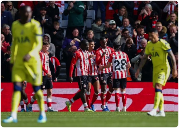 04月12日 英超第32轮 桑德兰vs热刺 全场录像回放